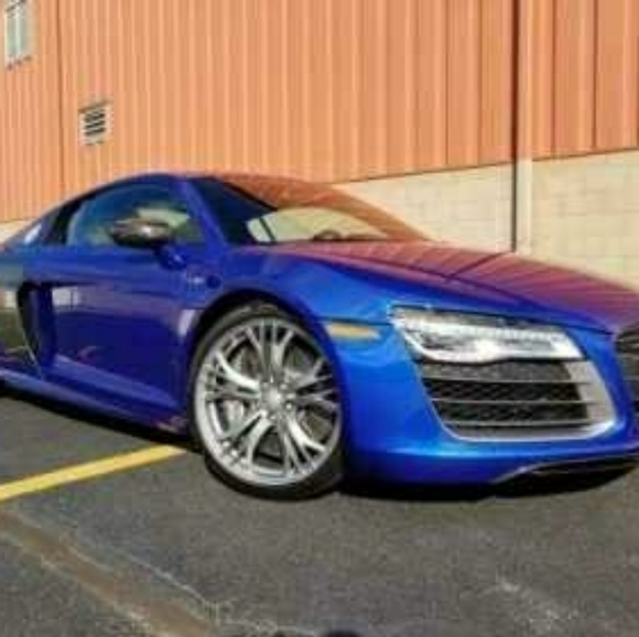Audi R8 - Picture 4 of 5